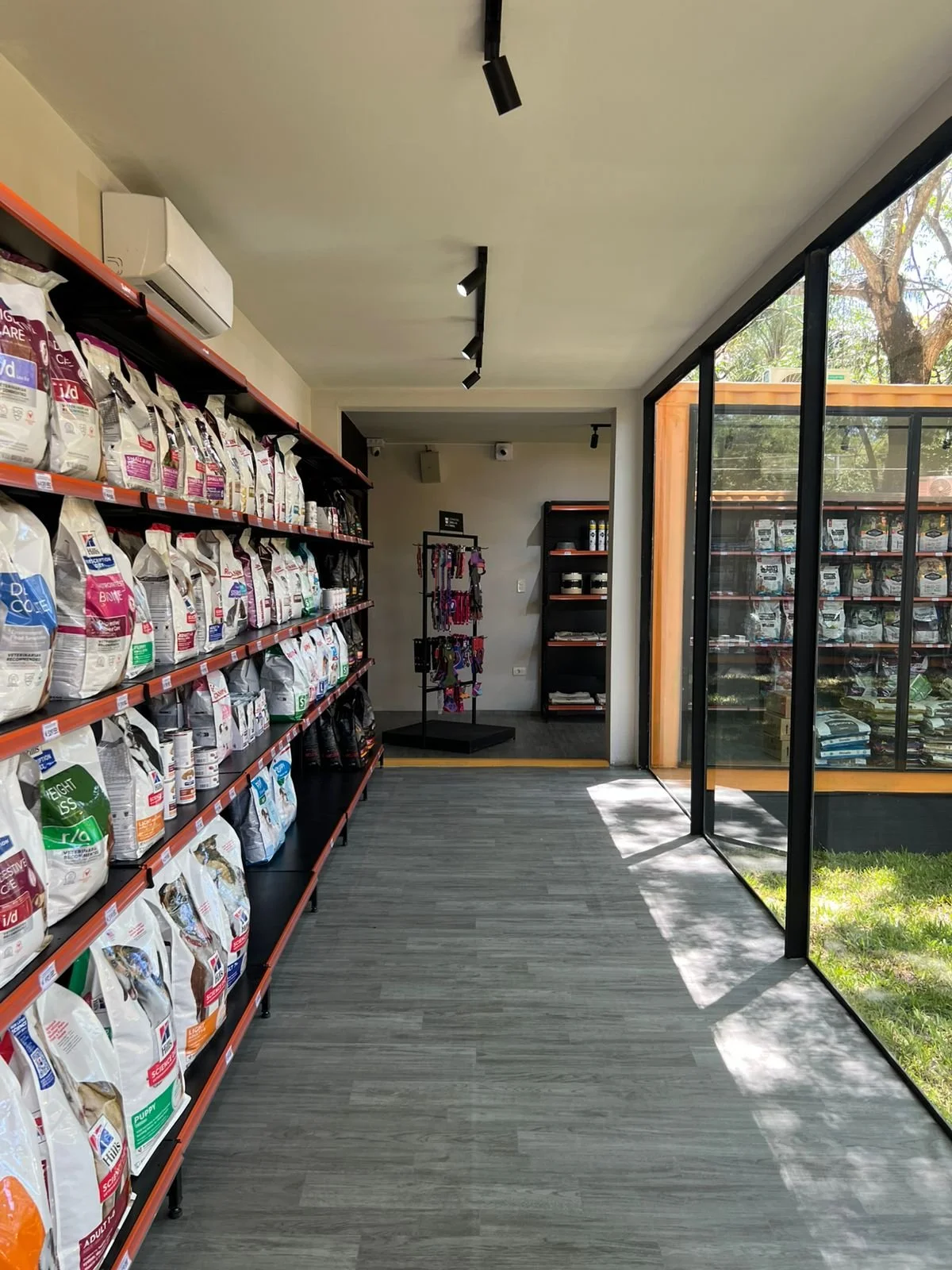 Showrooms en contenedor - Multitainer